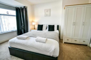 Buckingham House - 4 Bed House